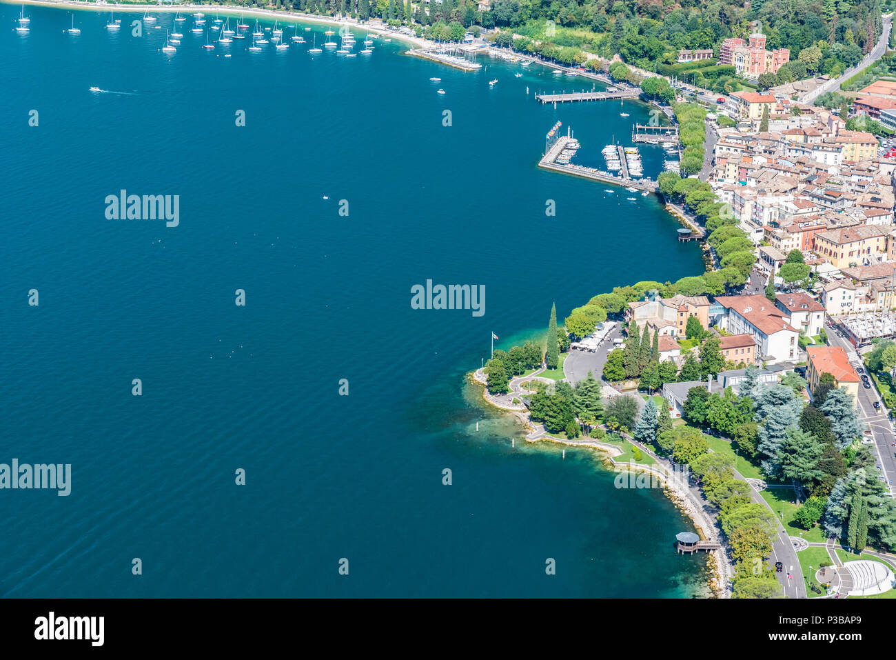 Punto di Vista a lago di Garda - Lago di Garda in Italia Foto Stock