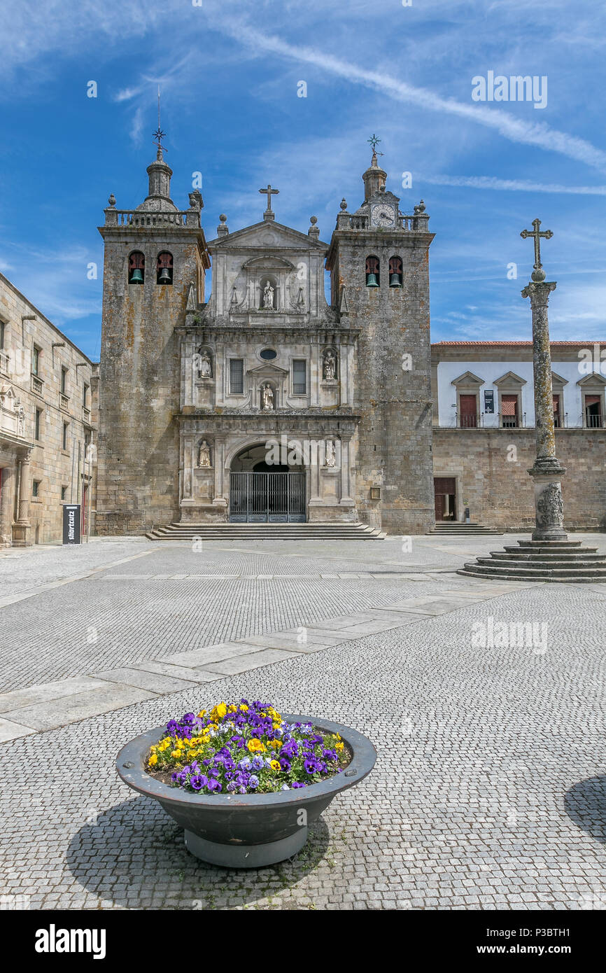 Cattedrale di Viseu - chiesa del XII secolo che è il più importante monumento storico della città di Viseu, in Portogallo. Foto Stock