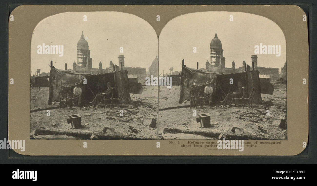 253 Refugee Camp fatta di sfridi di lamiera grecata ferro raccolte dalle rovine, da Griffith &AMP; Griffith Foto Stock