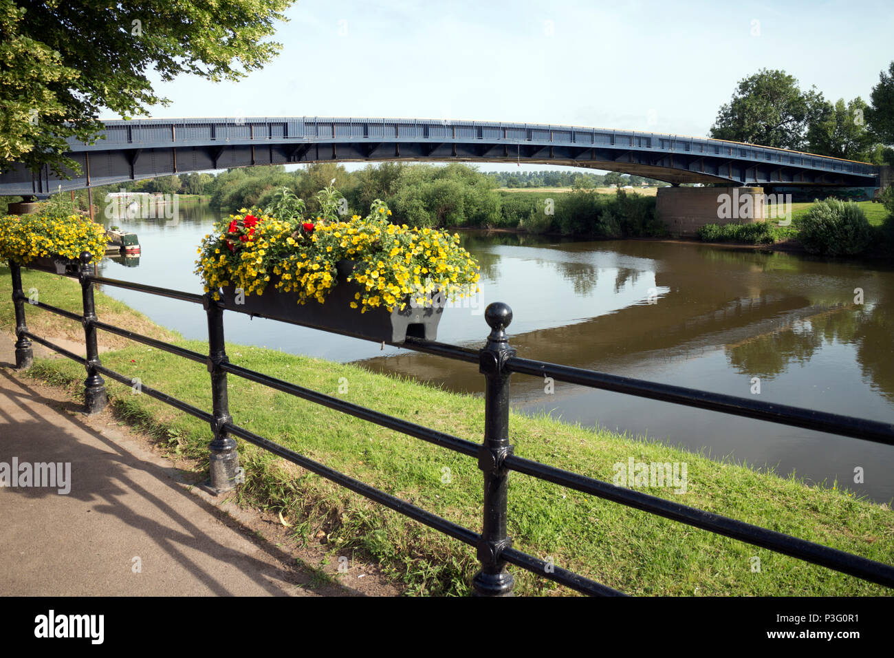 Fiume Severn e ponte, Upton-su-Severn, Worcestershire, England, Regno Unito Foto Stock