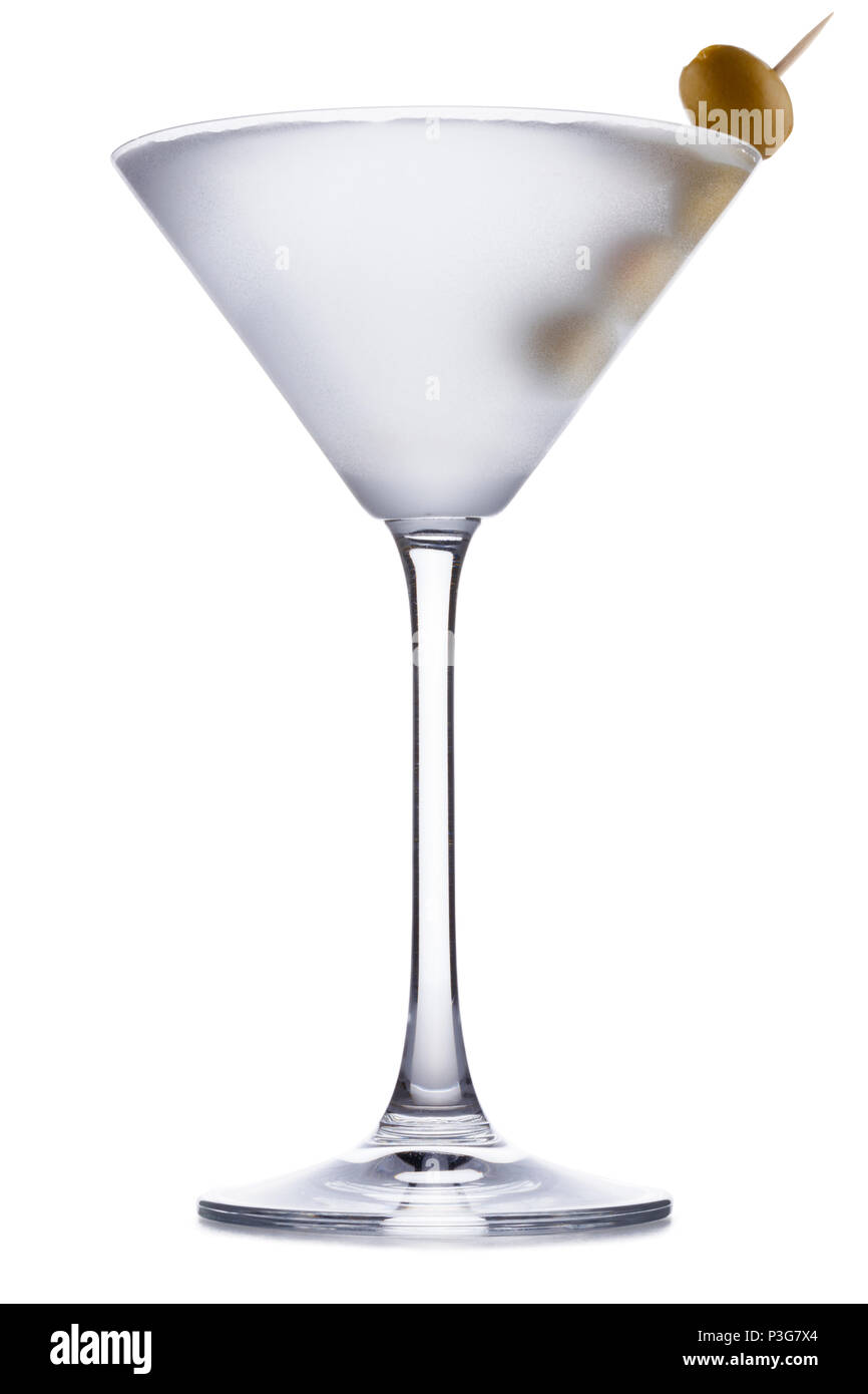 Un rinfrescante vodka martini cocktail, girato in bianco con olive Foto Stock