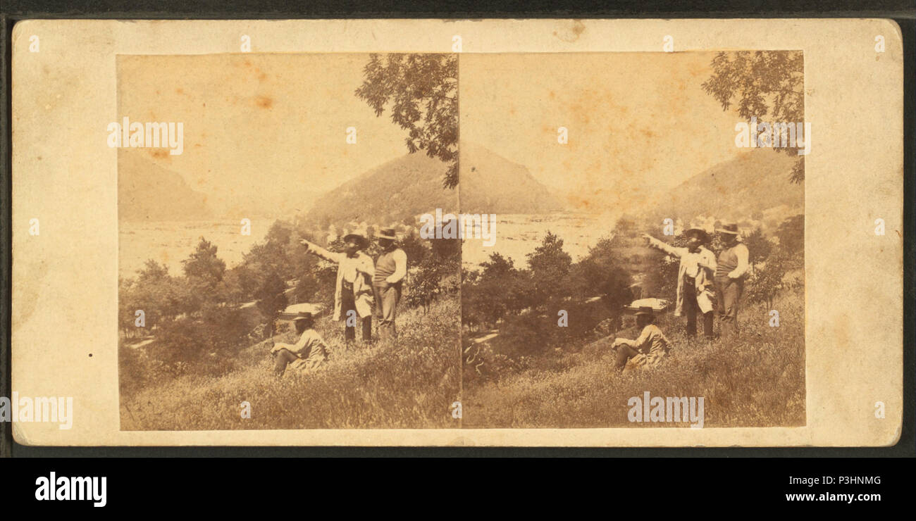 . Vista sul Potomac, Harper's Ferry in distanza. Copertura: 1859?-1885?. Fonte impronta: 1859?-1885?. Elemento digitale pubblicata 1-25-2006; aggiornato 2-13-2009. 369 vista sul Potomac, Harper's Ferry in distanza, da Robert N. Dennis raccolta di vista stereoscopica Foto Stock