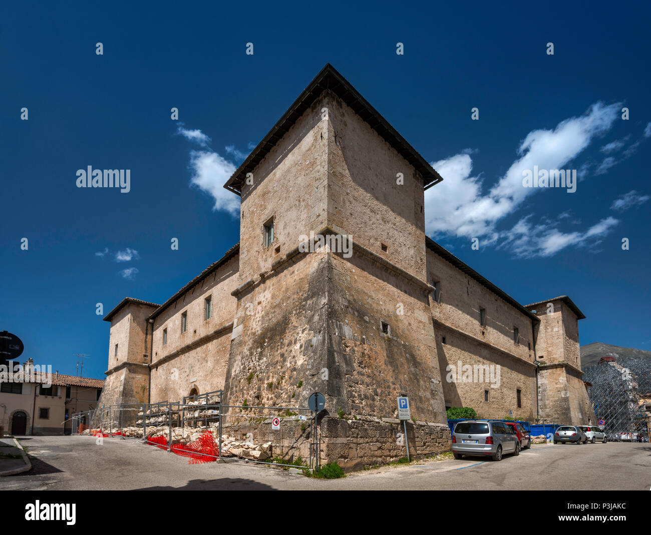 Castellina, XVI secolo fortezza, intatta dopo i terremoti in ottobre 2016, a Norcia in Umbria, Italia Foto Stock