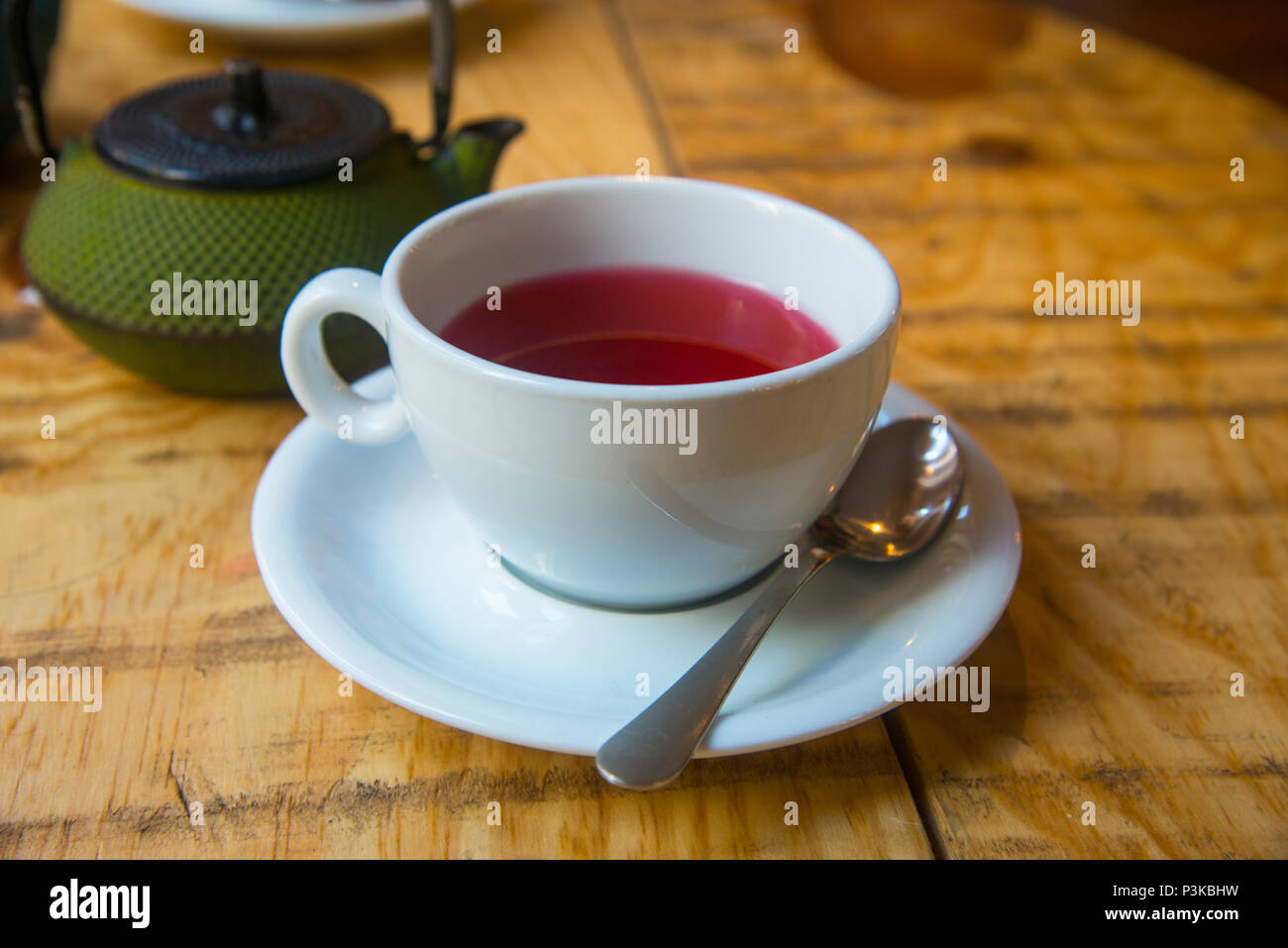 Tazza di tè di frutti di bosco. Foto Stock