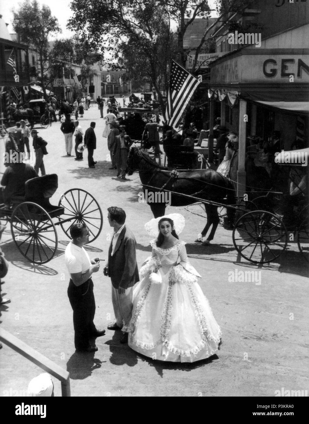 Pellicola originale titolo: RAINTREE COUNTY. Titolo inglese: RAINTREE COUNTY. Regista: EDWARD DMYTRYK. Anno: 1957. Stelle: Elizabeth Taylor. Credito: M.G.M / Album Foto Stock