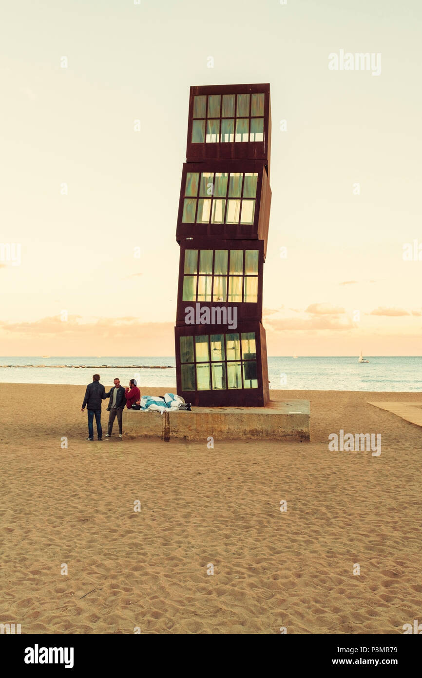 Scultura Moderna sulla spiaggia, a Barcellona, in Catalogna, Spagna Foto Stock