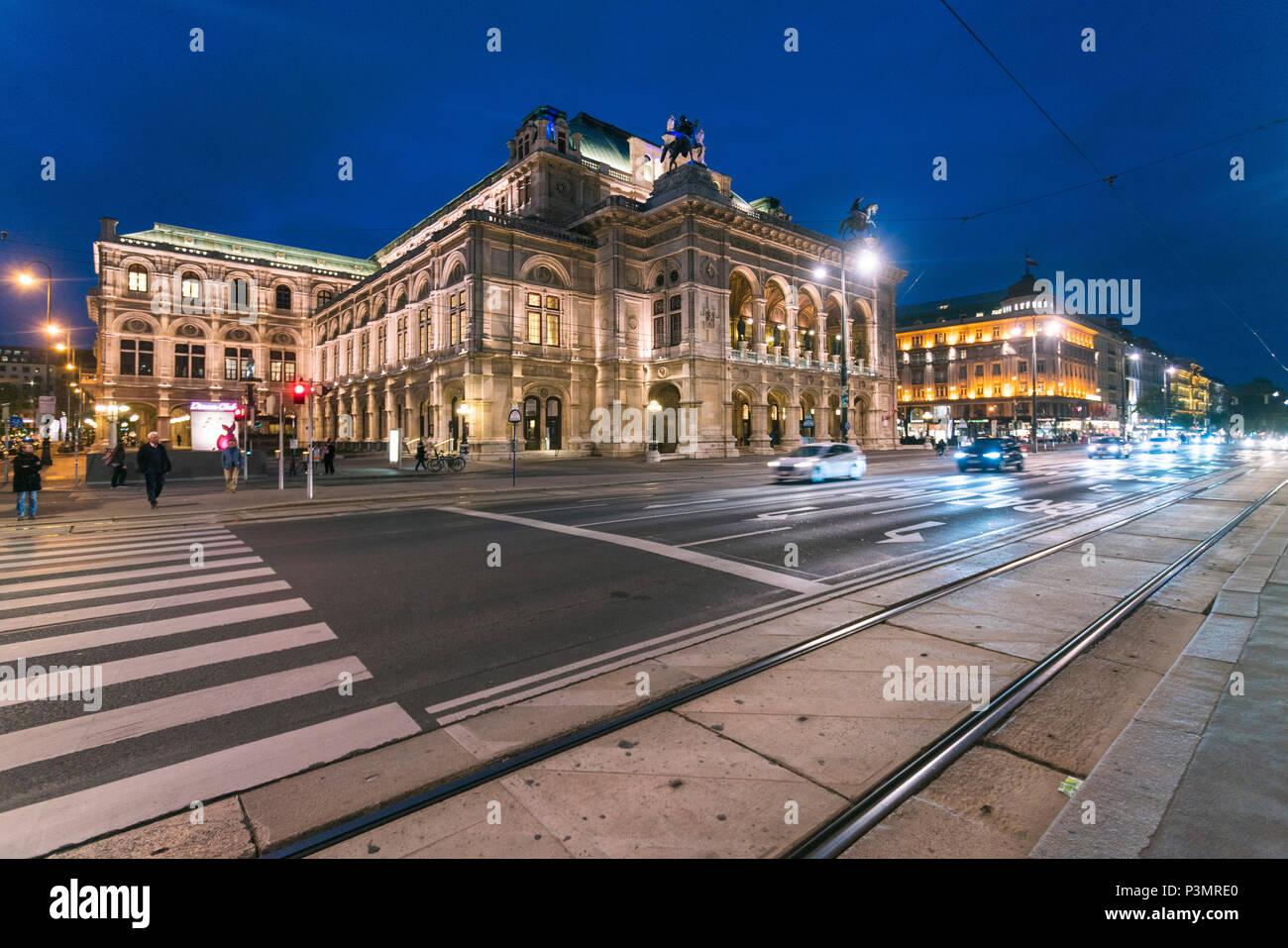 Opera di Stato di Vienna di notte, Vienna, Austria Foto Stock