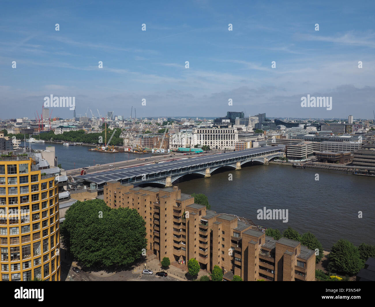 Vista panoramica del fiume Tamigi a Londra, Regno Unito Foto Stock