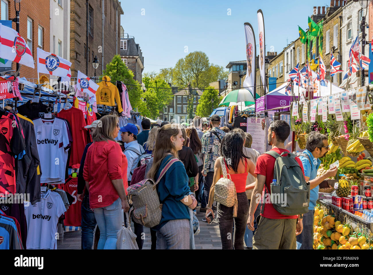 LONDON, Regno Unito - 05 Maggio: Camden Street Market un quartiere alla moda di mercato di Camden town area dello shopping popolare con i turisti e la gente del posto per maggio 05, 2018 in Foto Stock