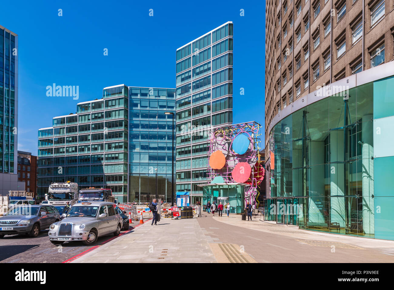 LONDON, Regno Unito - 17 Maggio: uffici moderni edifici nella Westminster downtown area, 17 maggio 2018 a Londra Foto Stock