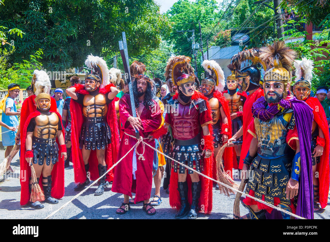 Partecipanti al festival di Moriones nell'isola di Marinduque BOAC nelle Filippine. Foto Stock