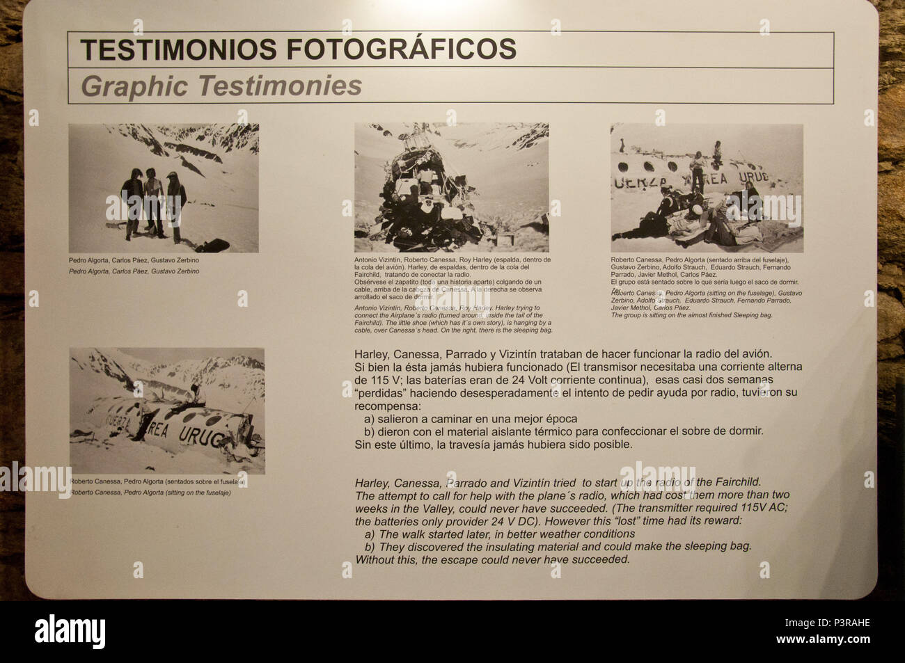 MONTEVIDÉU, Uruguai - 21.08.2015: MUSEUS DE MONTEVIDÉU - Painel imagens dos sobreviventes da queda do avião Fairchild Hiller 227 (Voo FAU-571), exposta no Museu Andes 1972. Em 13 de Outubro de 1972 o avião da Força Aérea Uruguaia caiu nos Ande, na fronteira entre Cile e Argentina, com 40 passageiros e 5 tripulantes a bordo. (Foto: Daniela Maria / Fotoarena) Foto Stock