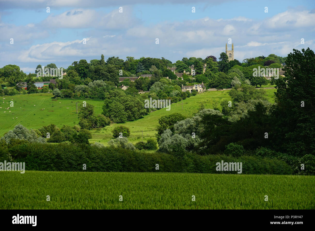 Villaggio Collyweston visto dal Jurassic così come passa attraverso il Welland Valley Foto Stock