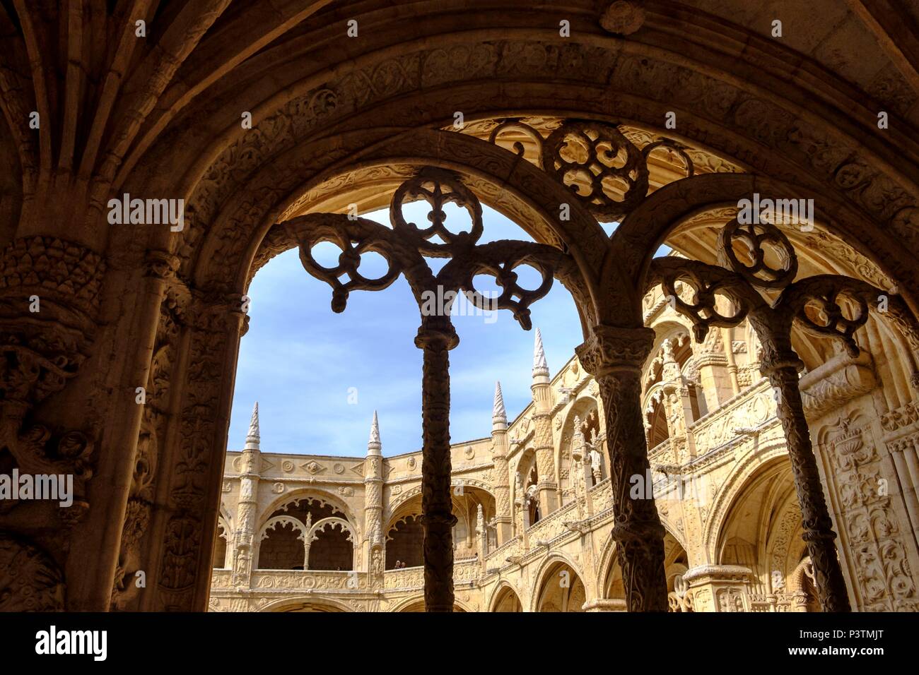 Mosteiro dos Jeronimos chiostri, quartiere Belem, Lisbona, Portogallo Foto Stock