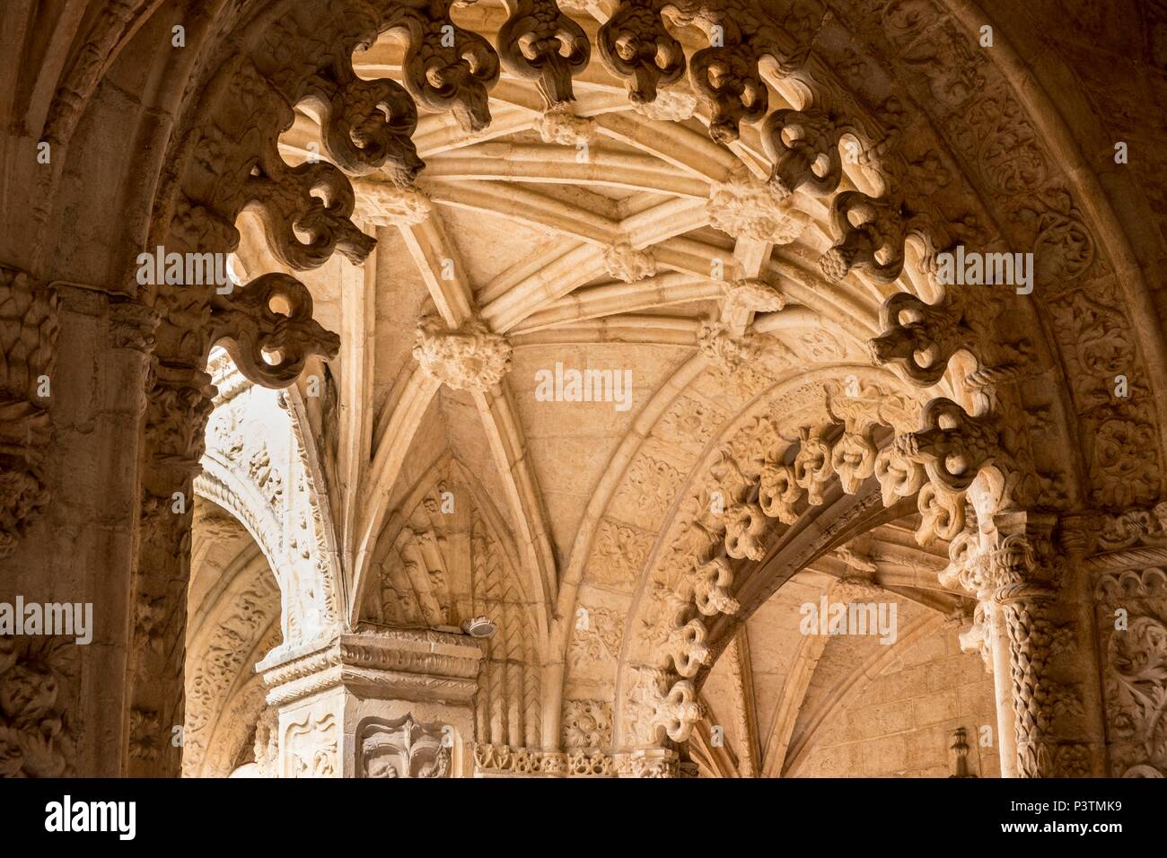 Mosteiro dos Jeronimos chiostri, quartiere Belem, Lisbona, Portogallo Foto Stock