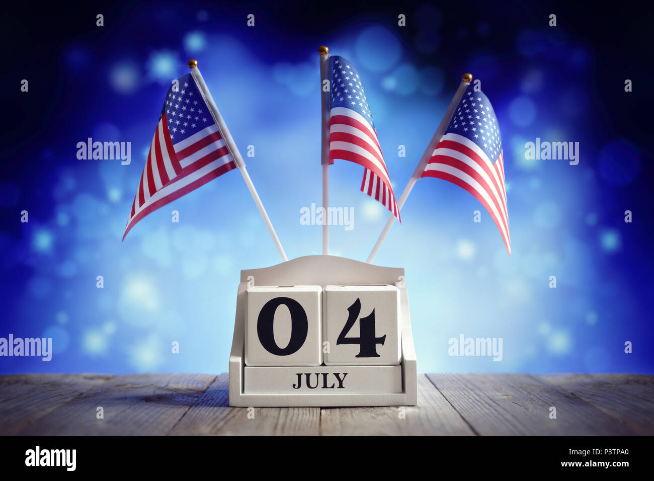 American Independence Day 4 di luglio il calendario e bandiere Foto Stock
