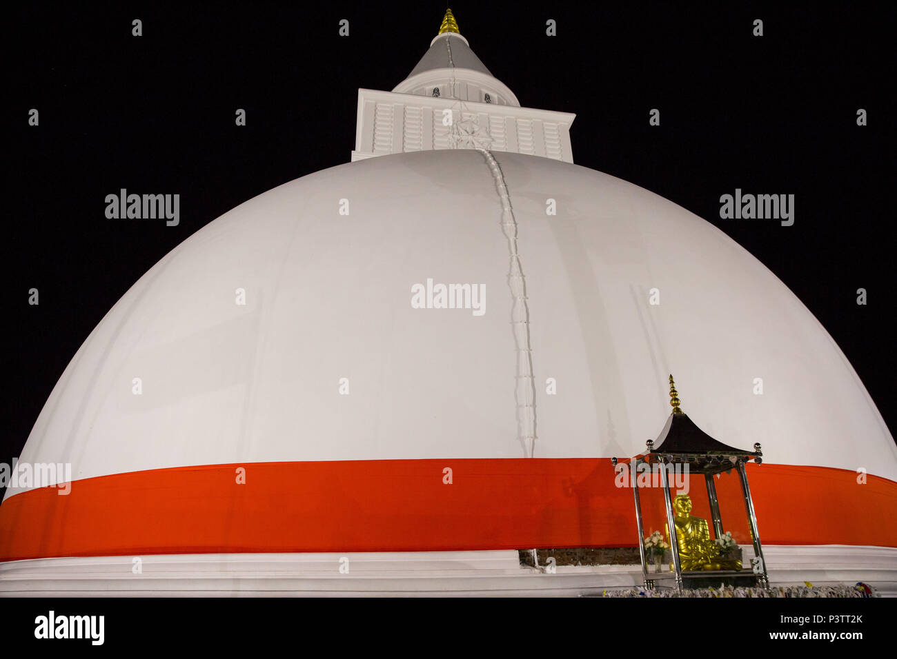 Dettaglio della pagoda, Kataragama Tempio Sri Lanka. Luglio 2017 Foto Stock