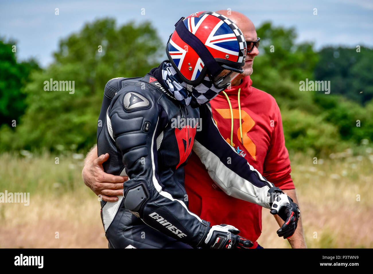 Elvington Airfield, nello Yorkshire, Regno Unito. Xix Jun, 2018. Neil Campbell set top europeo record di velocità sul semovente di equitazione Bicicletta a 135.3mph a Elvington Straightliners top evento di velocità 19 giugno 2018 Credit: Mark Masterizza/Alamy Live News Foto Stock
