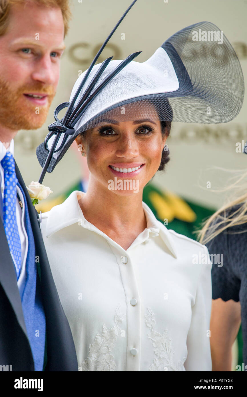 Royal Ascot, Berkshire, UK 19 giugno 2018 Meghan Duchessa di Sussex il primo giorno di Royal Ascot 19 giugno 2018 Credit John Beasley Foto Stock