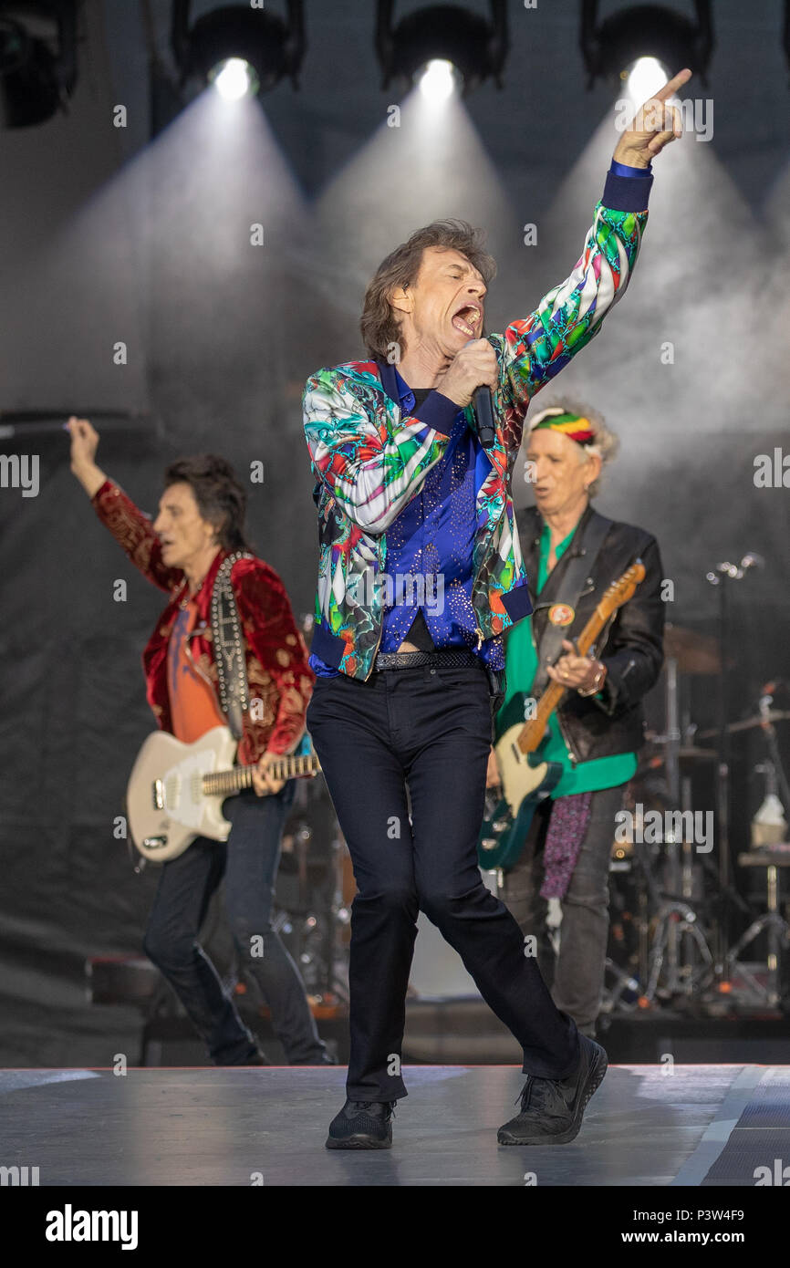 Twickenham, Regno Unito. 19 giugno 2018. Il Rolling Stones eseguire fronteggiata da Mick Jagger su 'Nessun filtro " tour a Stadio di Twickenham e Stadio di Twickenham,Londra UK. I membri della band includono Mick Jagger, Keith Richards ,Charlie Watt & Ronnie Wood.© Jason Richardson / Alamy Live News Foto Stock