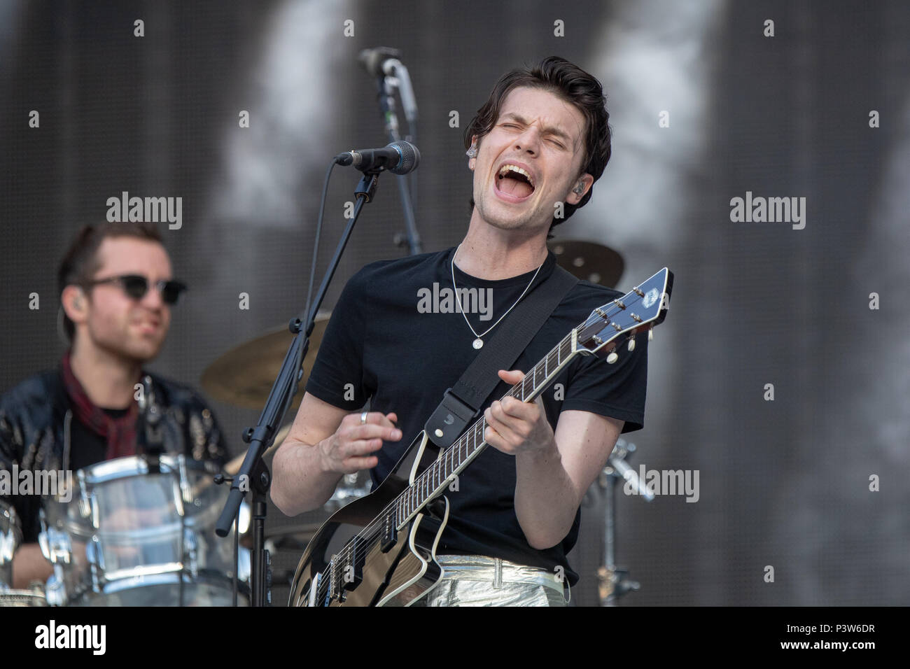 Twickenham, Regno Unito. 19 giugno 2018. James Bay sporting Rolling Stones a Stadio di Twickenham e Stadio di Twickenham,Londra UK..© Jason Richardson / Alamy Live News Foto Stock