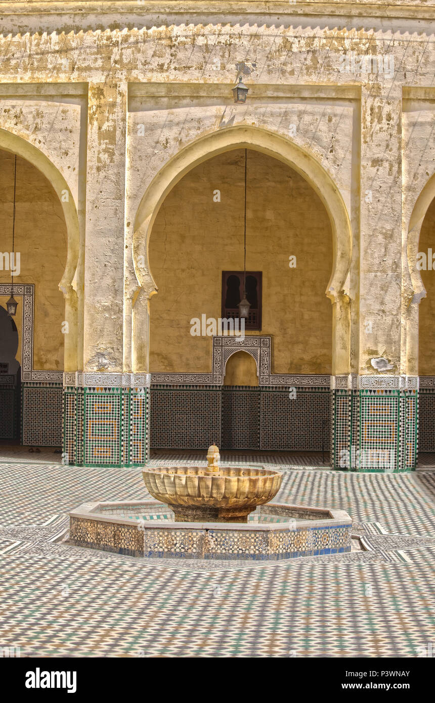 Interno del Mausoleo di Moulay Ismail a Meknes, Marocco Foto Stock