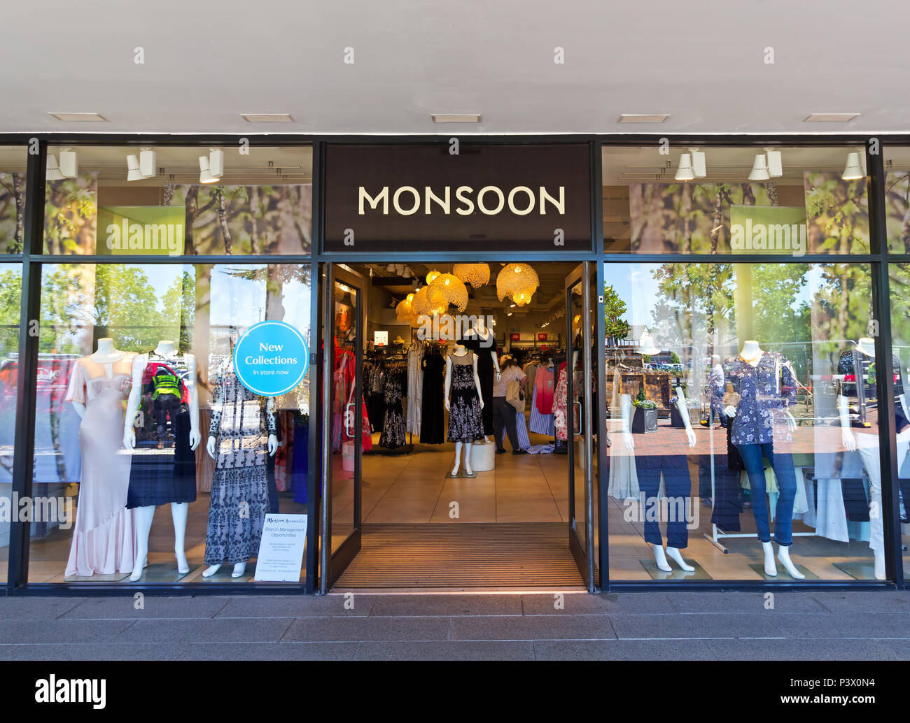 Shop facciata del Monsone store presso il Cheshire Oaks Designer Outlet, Ellesmere Port Cheshire. Foto Stock