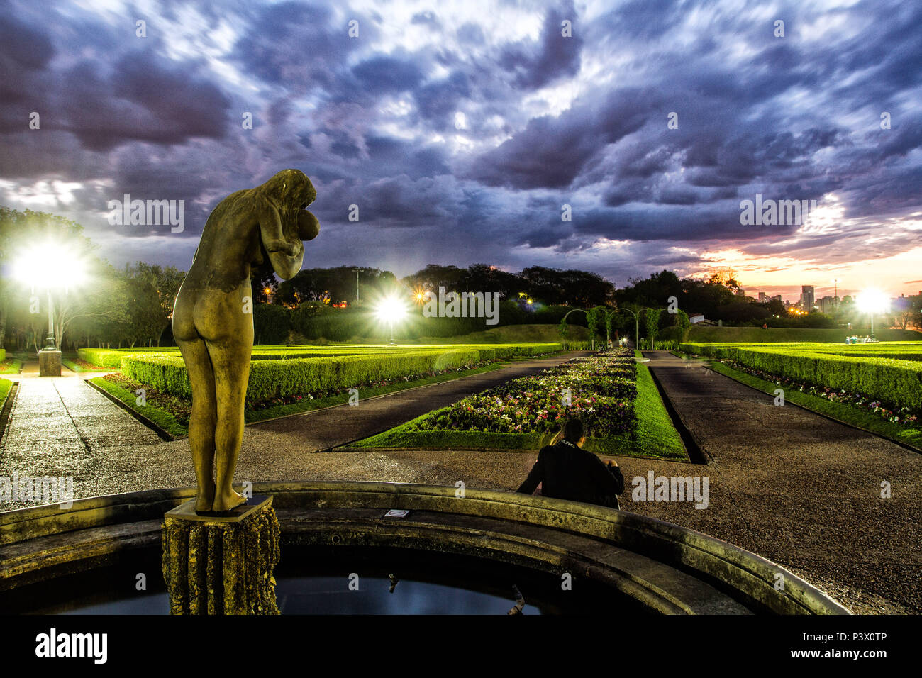 Il Jardim Botânico de Curitiba (PR) ao anoitecer. Foto Stock