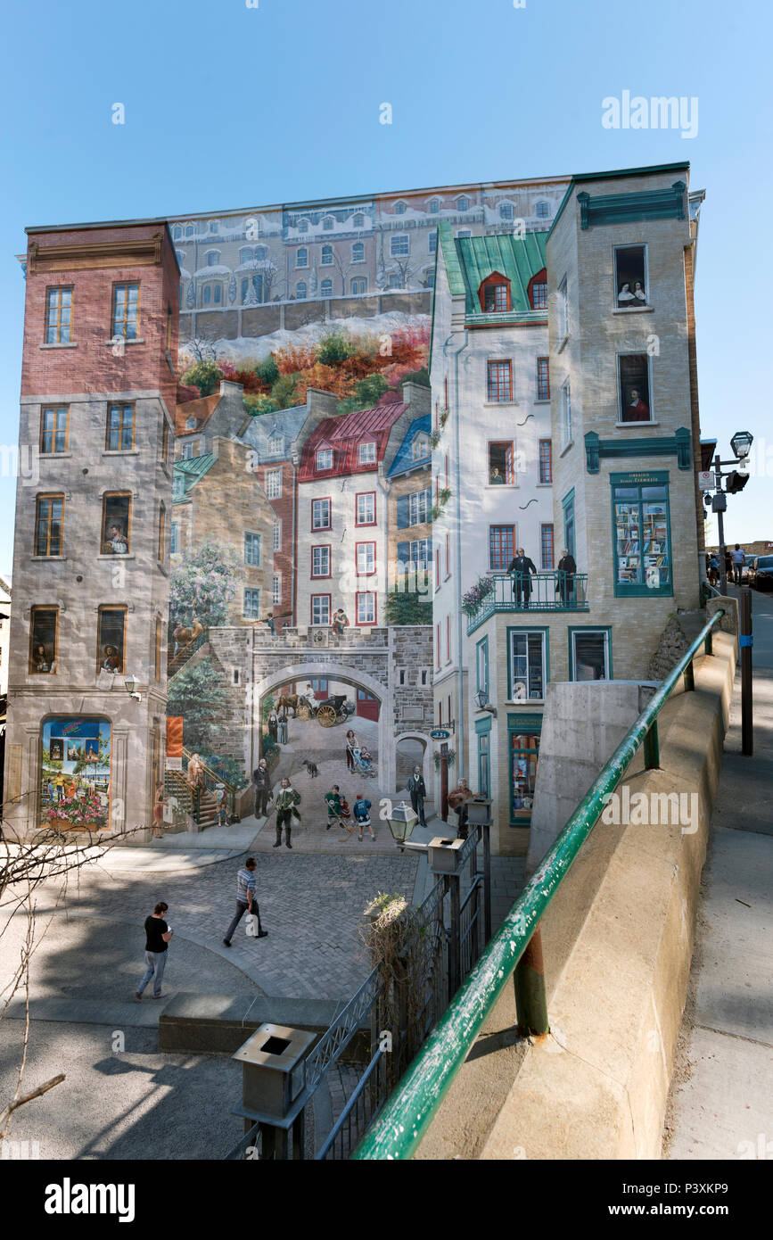 Gable murale per commemorare la storia della città, la città di Québec in Canada. Foto Stock