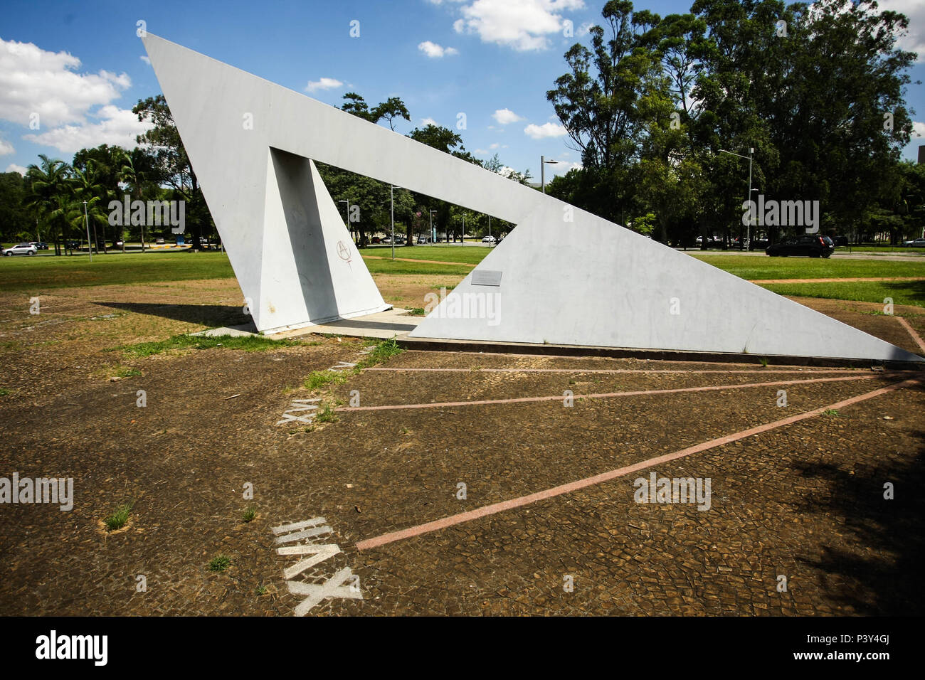 Relógio encontrado solare na Cidade Universitária, zona oeste de São Paulo. Foto Stock