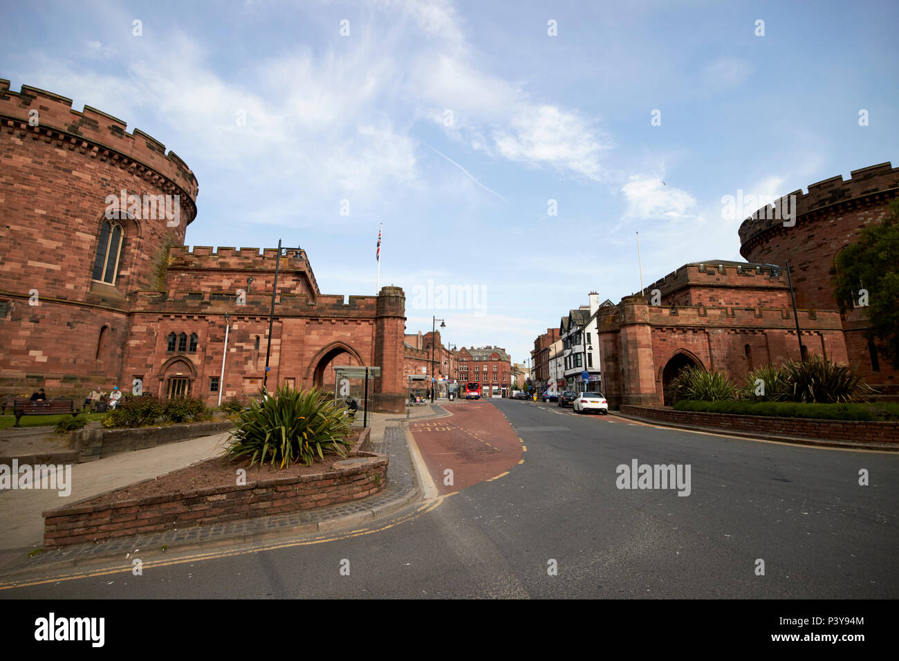 La cittadella ex crown court building west tower con torre est nisi prius corte Carlisle Cumbria Inghilterra REGNO UNITO Foto Stock