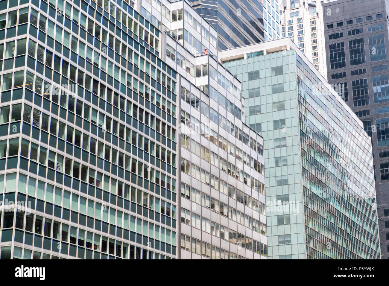 Moderna in vetro e acciaio edifici per uffici lungo Park Avenue in New York City Foto Stock