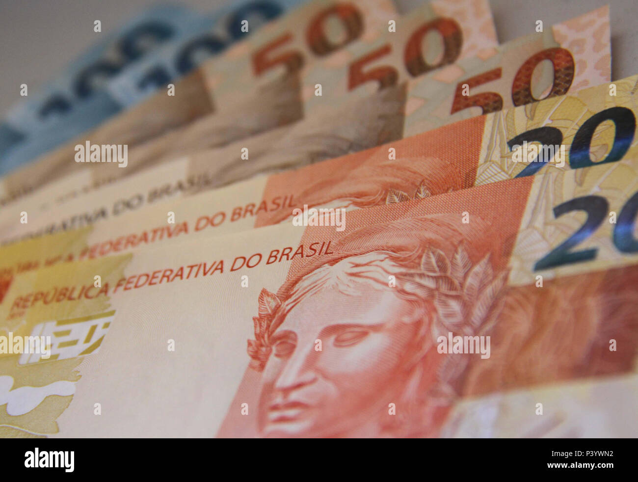Dinheiro do Brasil, notas de Real, moeda brasileira. Foto Stock
