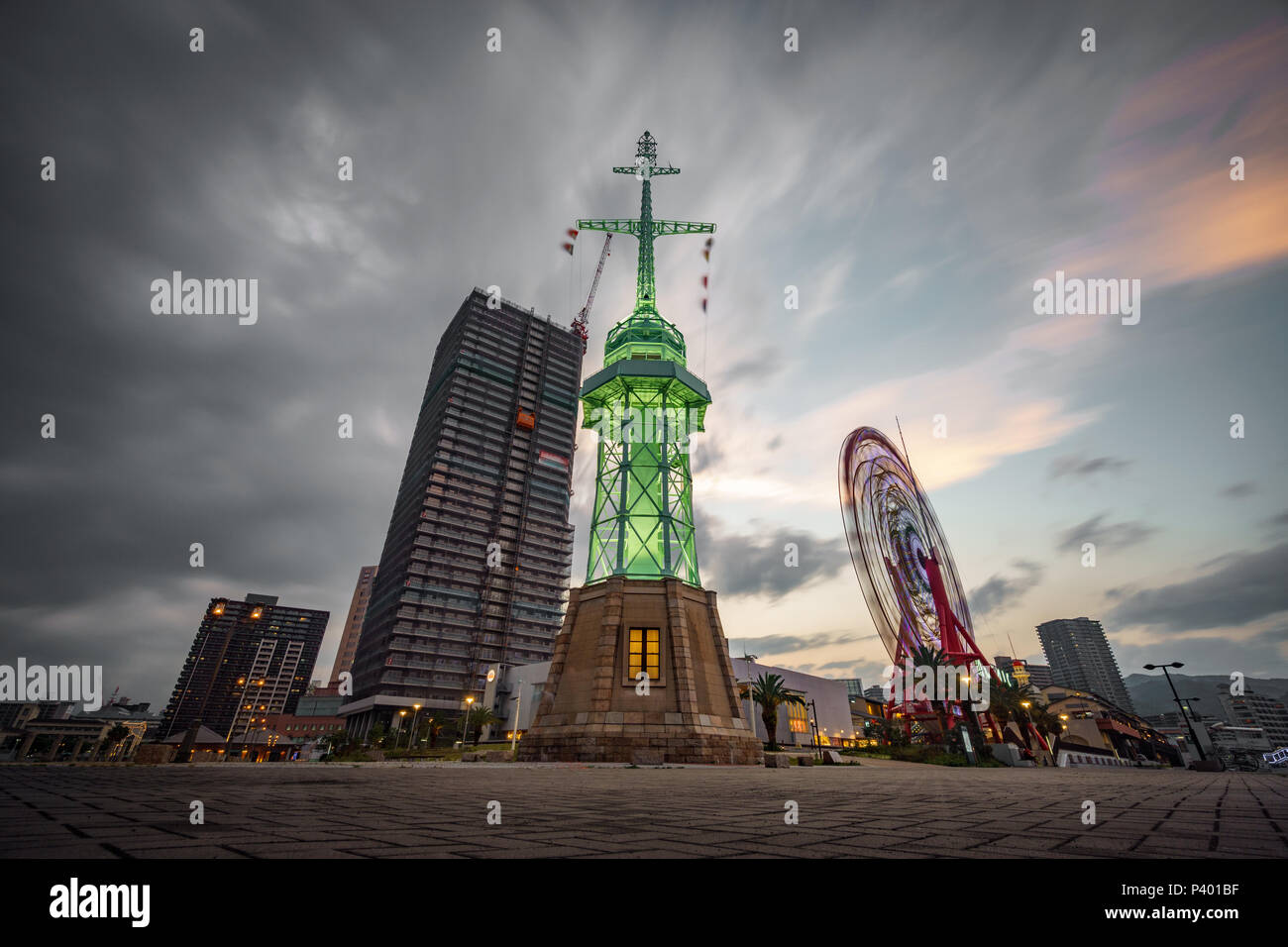 Ultra grandangolo di faro a Kobe, Giappone Foto Stock