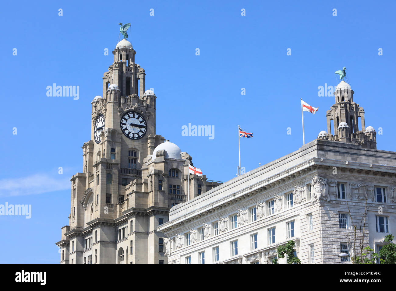Il Landmark Royal Liver Building su Pier Head, uno di Liverpool Tre Grazie, il Merseyside, NW England, Regno Unito Foto Stock