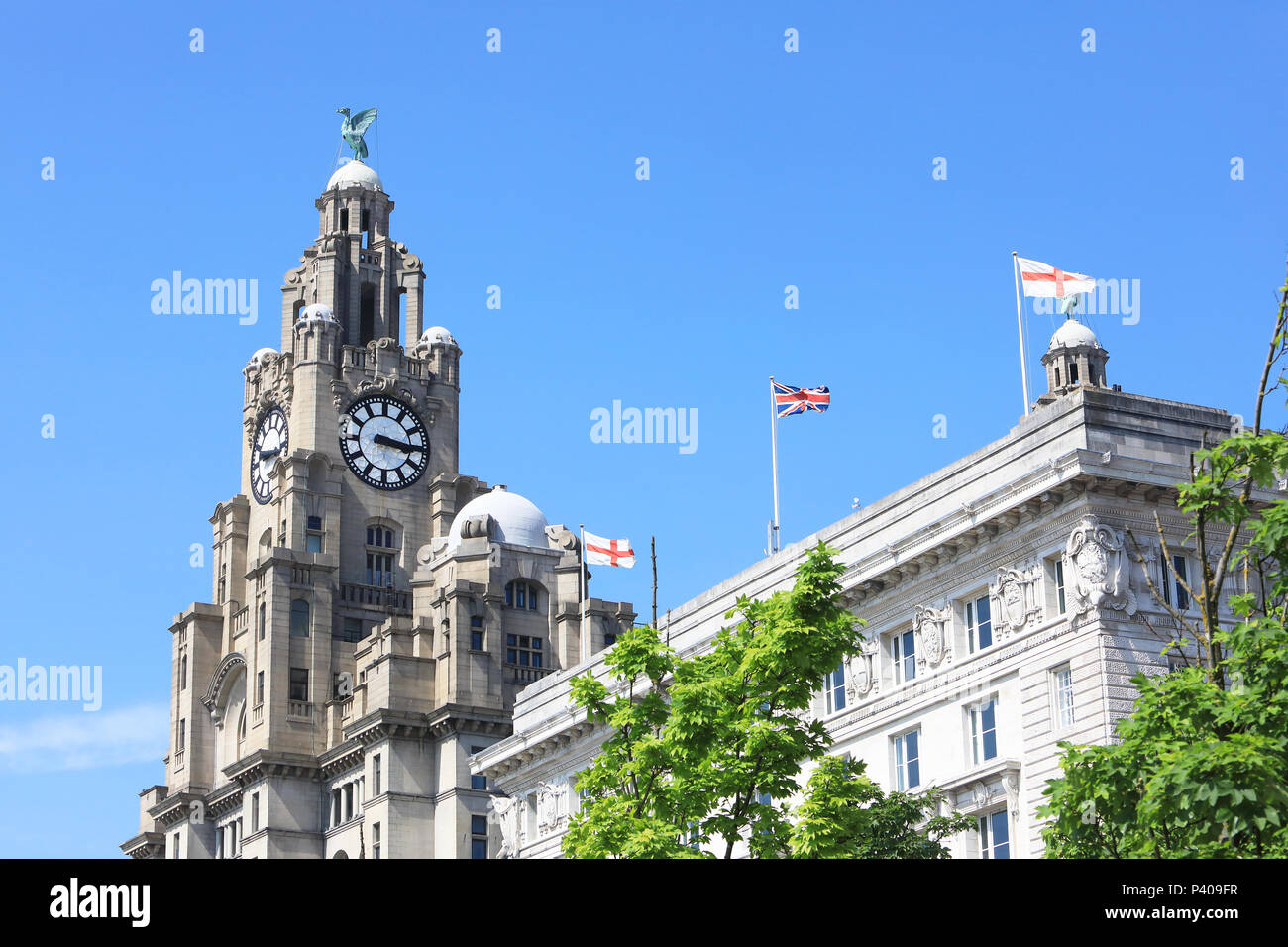 Il Landmark Royal Liver Building su Pier Head, uno di Liverpool Tre Grazie, il Merseyside, NW England, Regno Unito Foto Stock