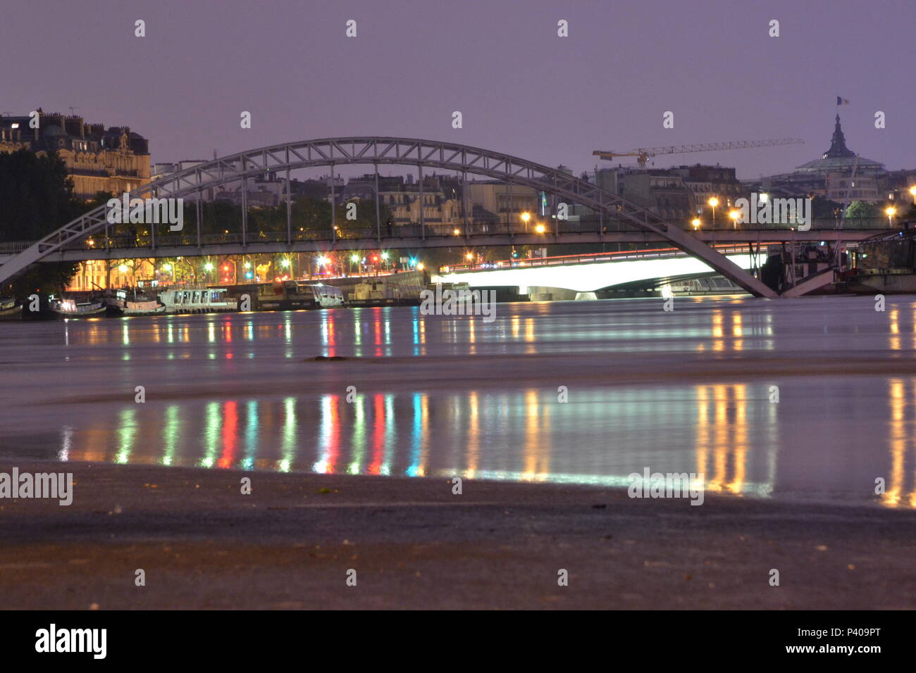 Les grandes crus à Paris - Les Quais de Seine ne sont accessibles plus : l'eau est montée. Du Trocadéro à Bercy, en passant par la Bibliothèque François Mitterrand, des quais Mauriac à l'Ile Saint Louis, Onu paysage jamais vu en février 2018 et 2016 Foto Stock