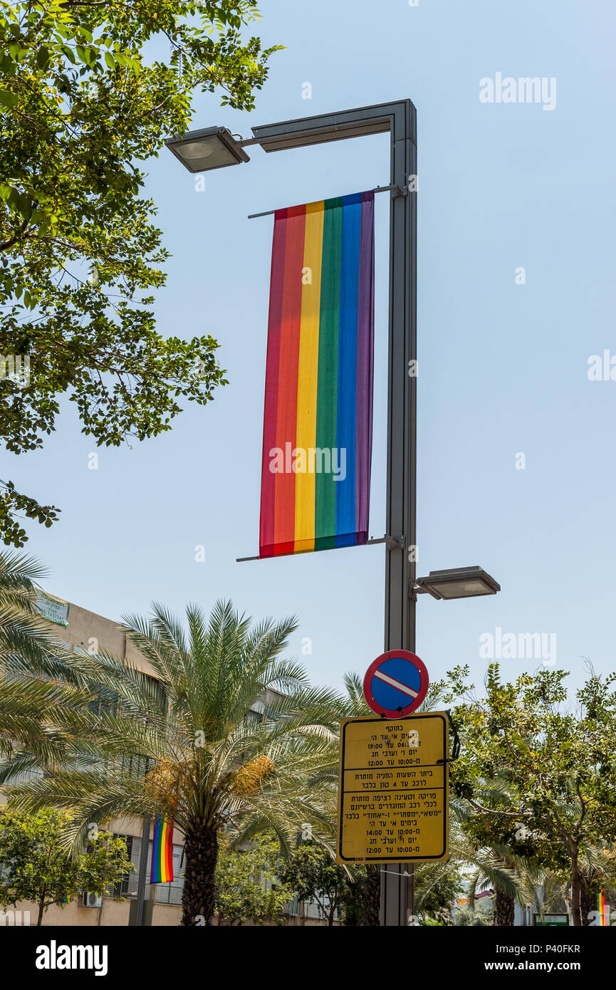 Israele, Tel Aviv - 8 Giugno 2018: bandiera arcobaleno - 2018 Tel Aviv pride Foto Stock
