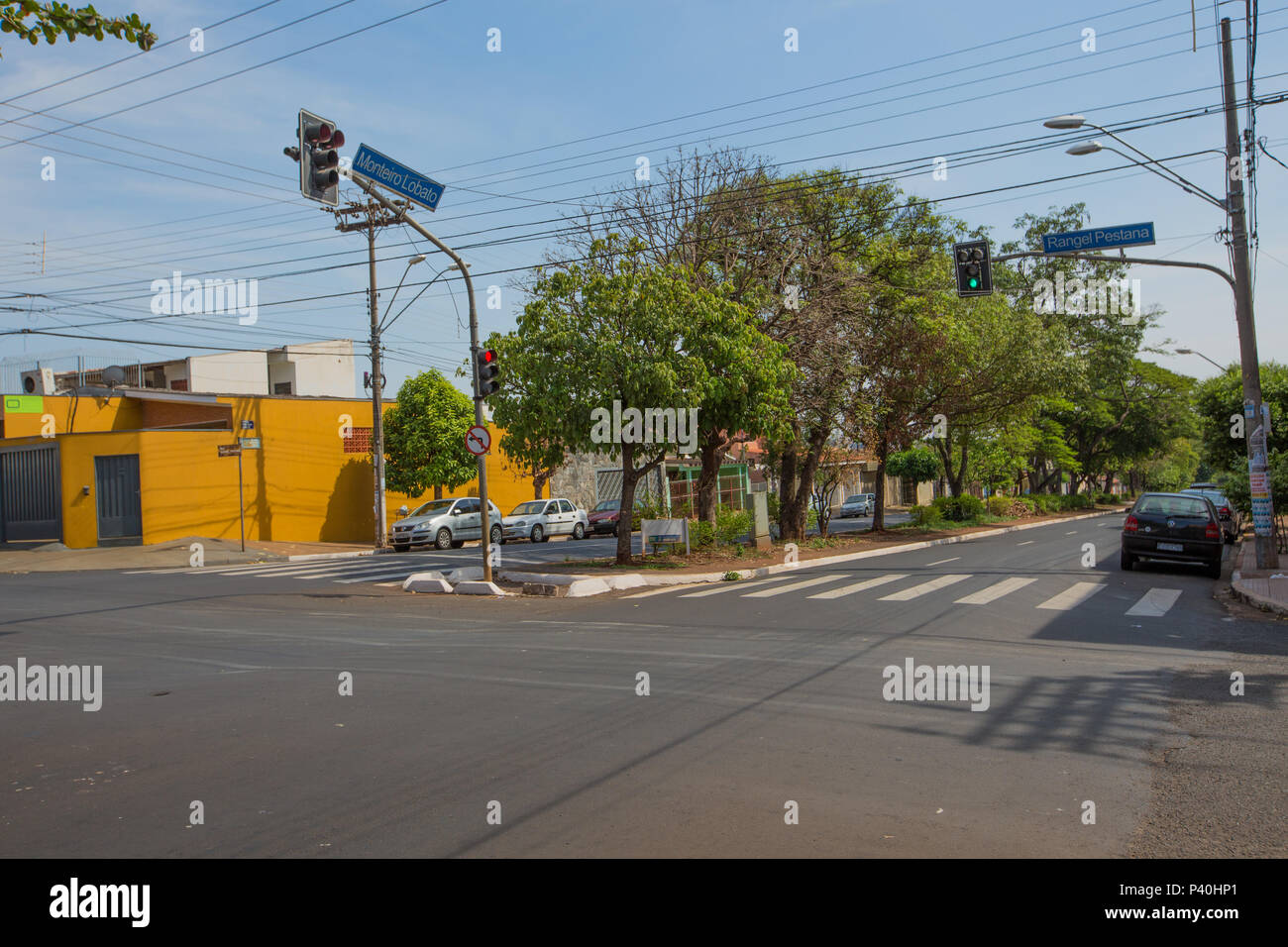 Rua Monteiro Lobato, em Ribeirão Preto, interior de São Paulo. Foto Stock