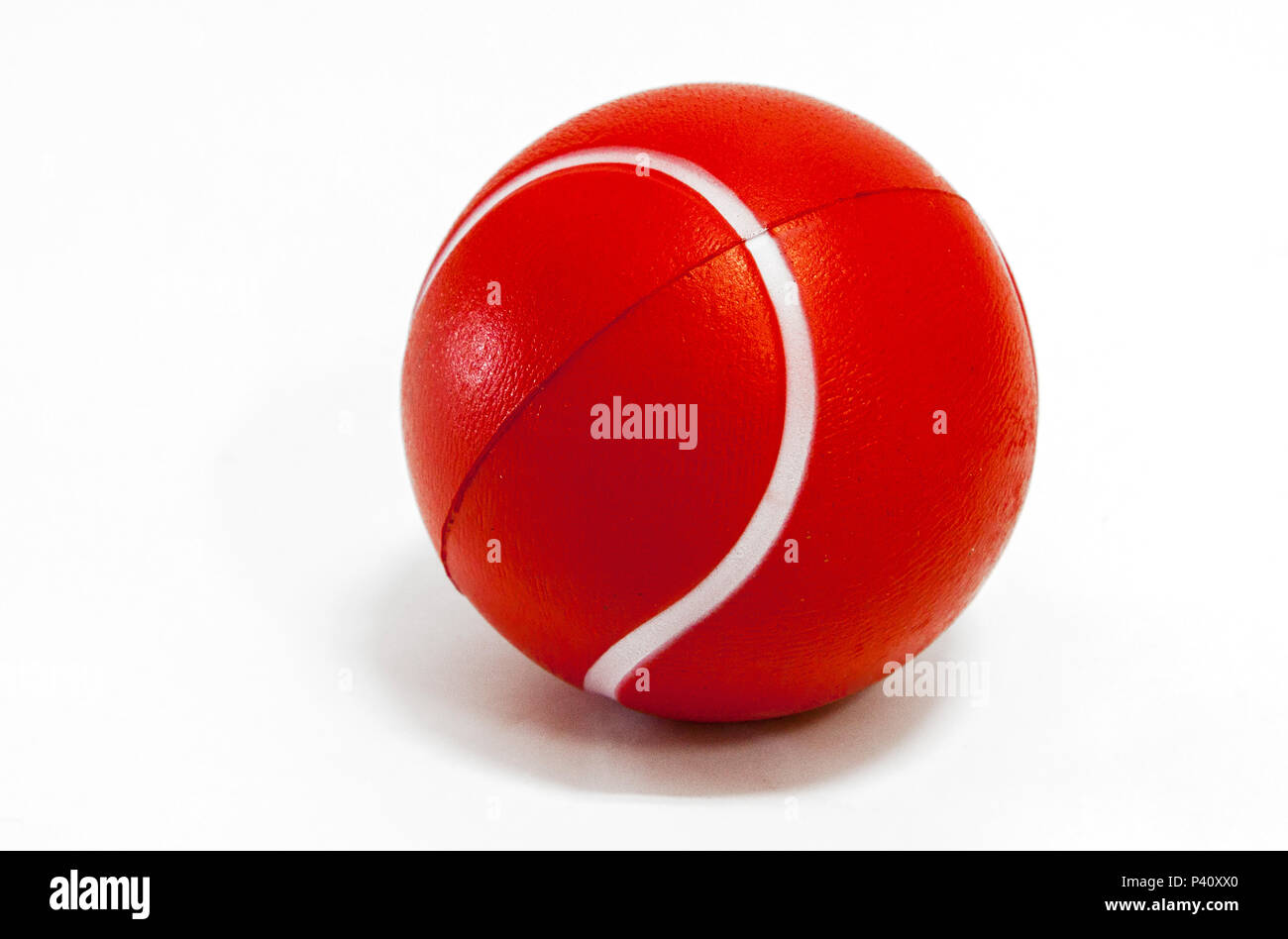 Bola Bola de borracha bola macia bola vermelha bola pequena brincadeira diversão Jogo com bola infância brinquedo Foto Stock