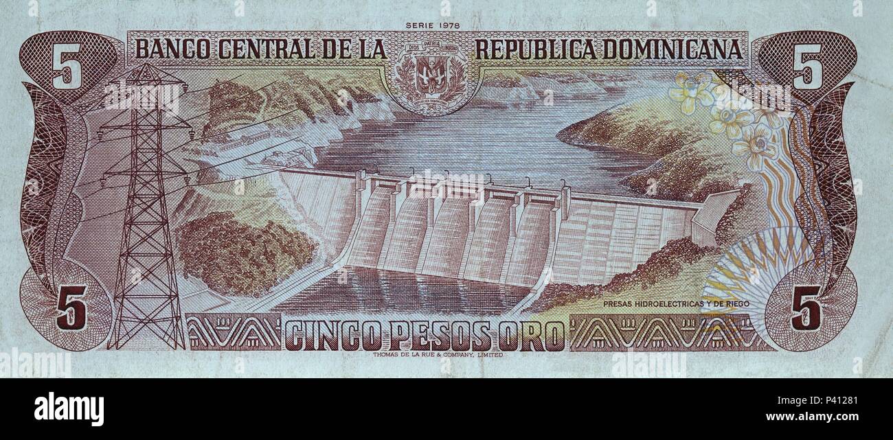 BILLETE DE LA REPUBLICA DOMINICANA - 5 pesos DE ORO - PRESA DE AGUA - REVERSO. Foto Stock