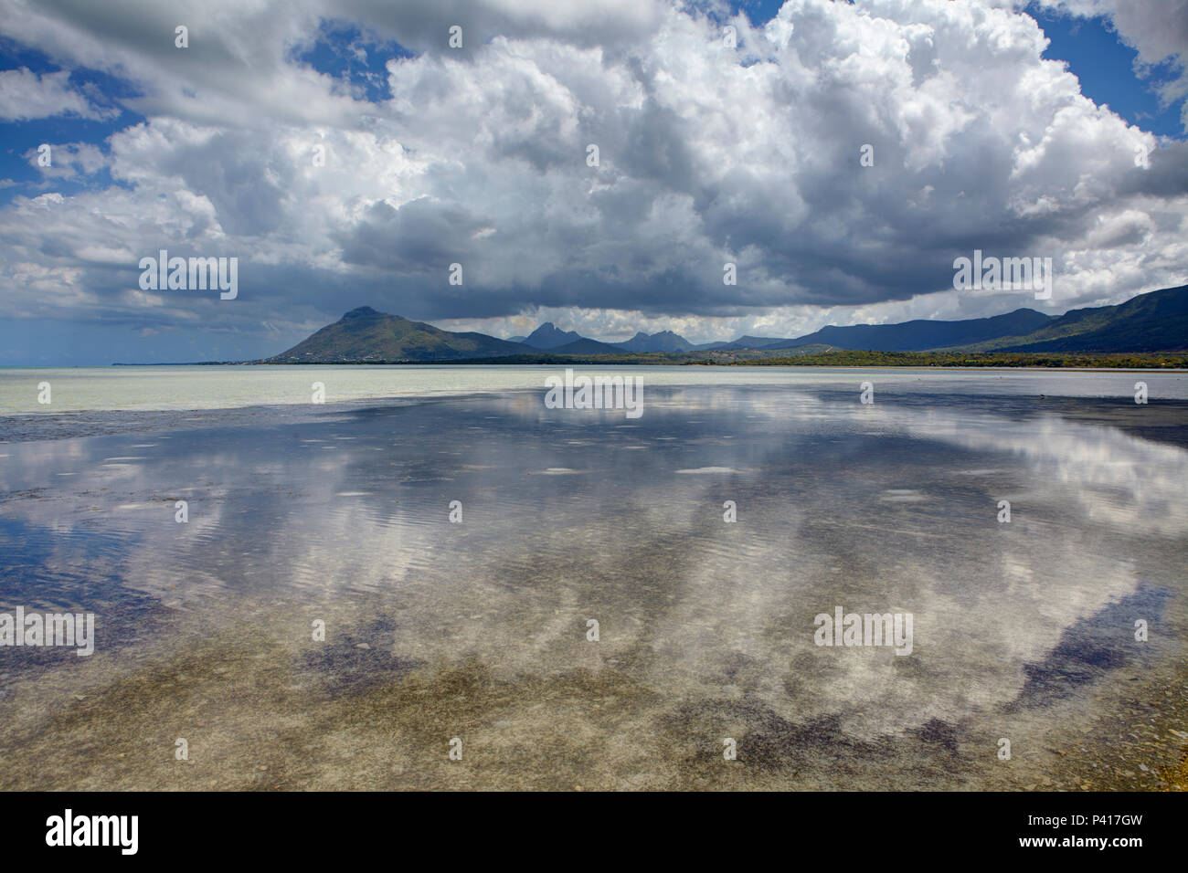 Salto in acqua di Ile aux Benitiers, Mauritius Foto Stock