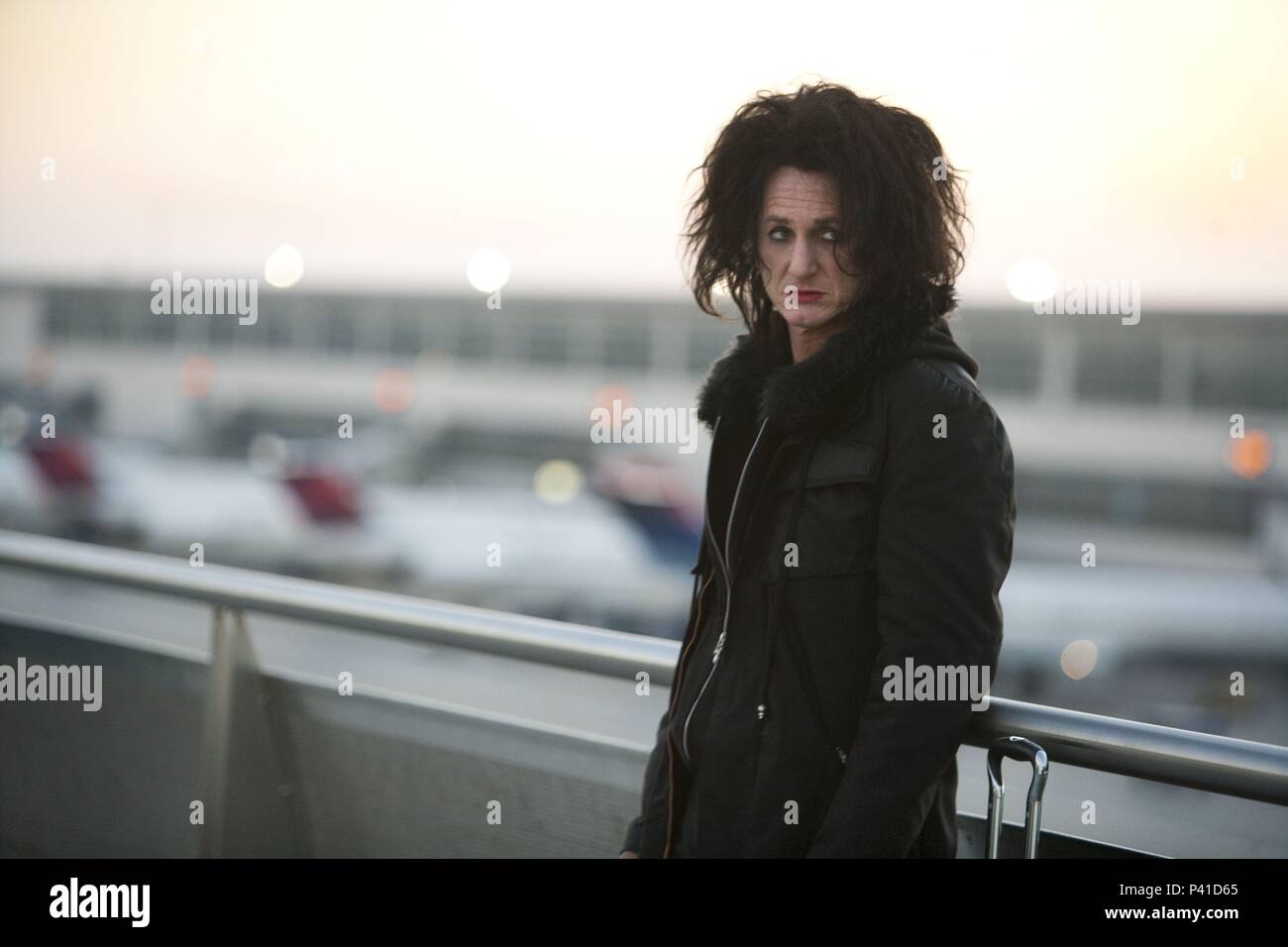 Pellicola originale titolo: QUESTO DEVE ESSERE IL LUOGO. Titolo italiano: questo deve essere il luogo. Regista: PAOLO SORRENTINO. Anno: 2011. Stelle: SEAN PENN. Credito: Indigo Film / Album Foto Stock