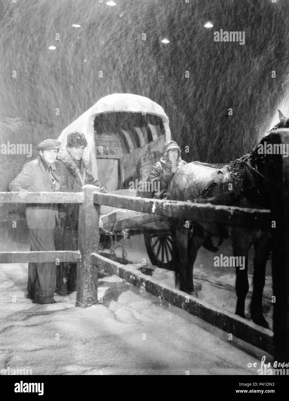 Pellicola originale titolo: OLIO PER LE LAMPADE DELLA CINA. Titolo inglese: OLIO PER LE LAMPADE DELLA CINA. Regista: MERVYN LEROY. Anno: 1935. Stelle: PAT O'Brien; MERVYN LEROY. Credito: WARNER BROS. Foto / Album Foto Stock