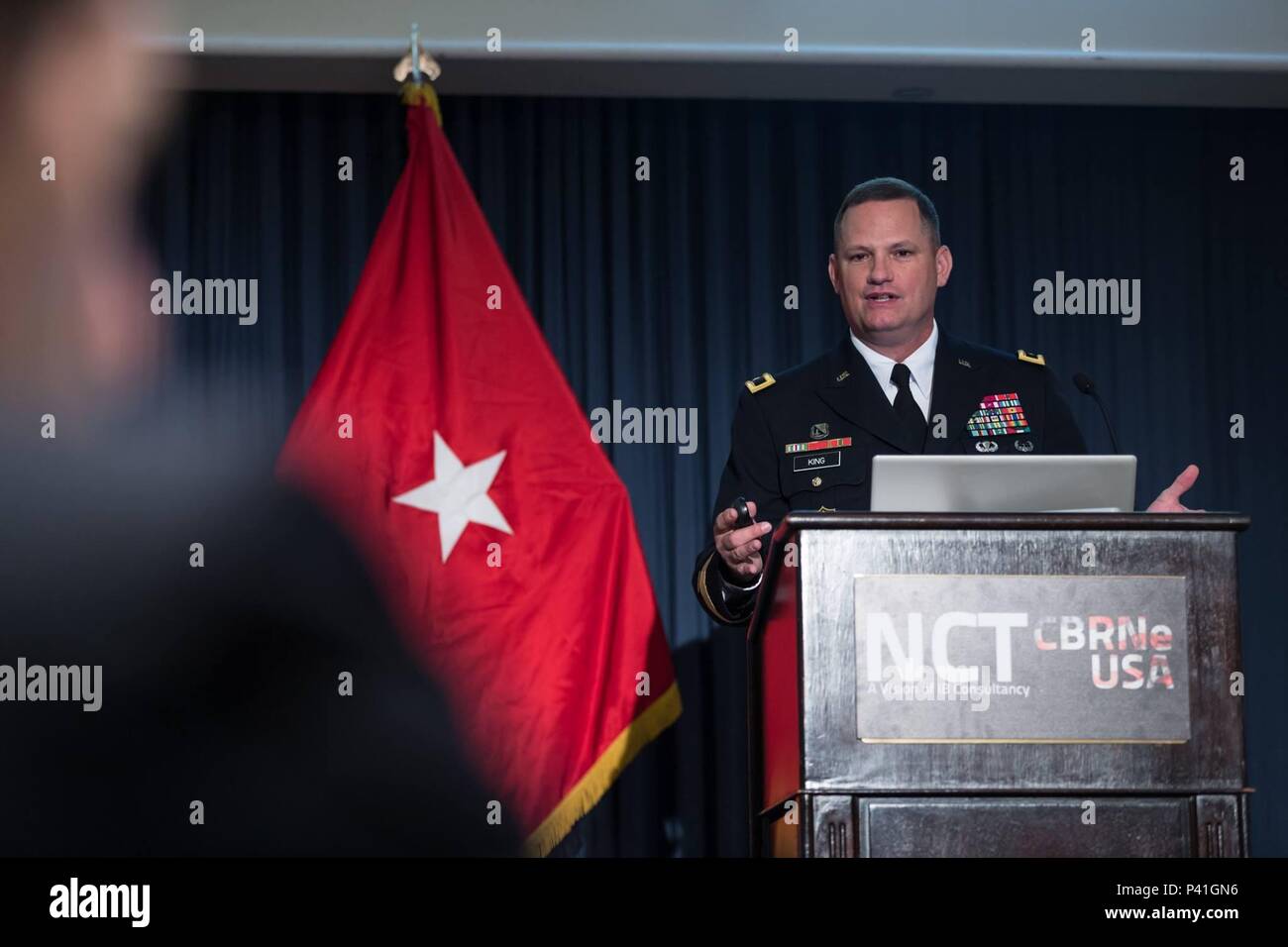 Brig. Gen. William E. King IV, commander, ventesimo CBRNE (chimici, biologici, radiologici, nucleari, esplosivi) il comando ha parlato a NCT CBRNe Conferenza di Washington D.C. su Jun. 1. Foto Stock