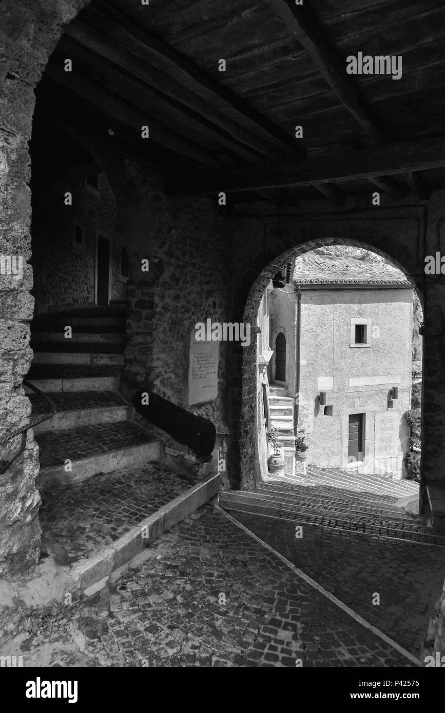 Cervara di Roma (Roma, Italia) - Un po' suggestiva cittadina sulla roccia, nei Monti Simbruini, provincia di Roma, noto come "l'artista village' Foto Stock