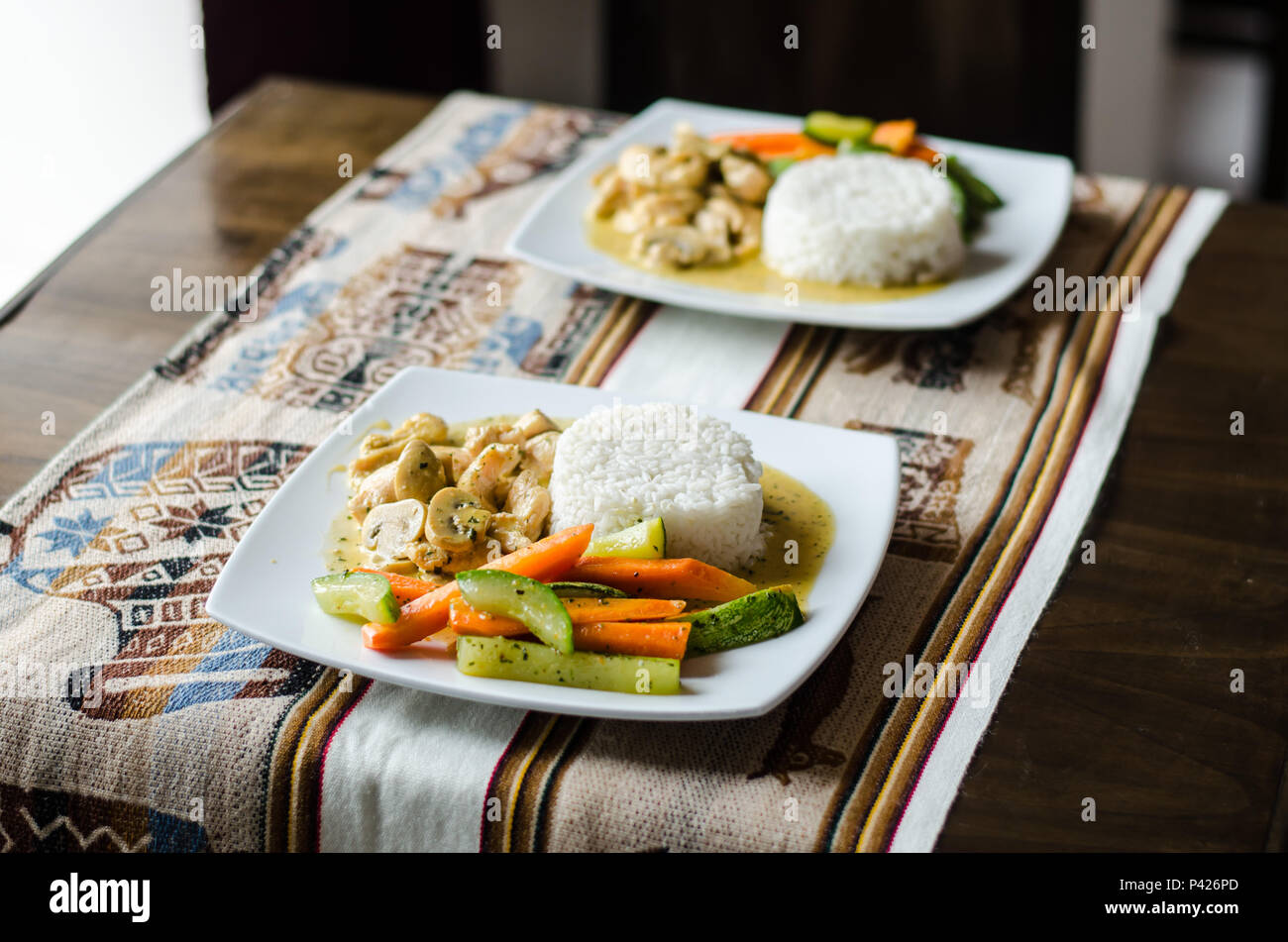 Peruviano cibo locale servita in Chicheros Foto Stock Peruviano cibo locale servita in Chicheros Foto Stock