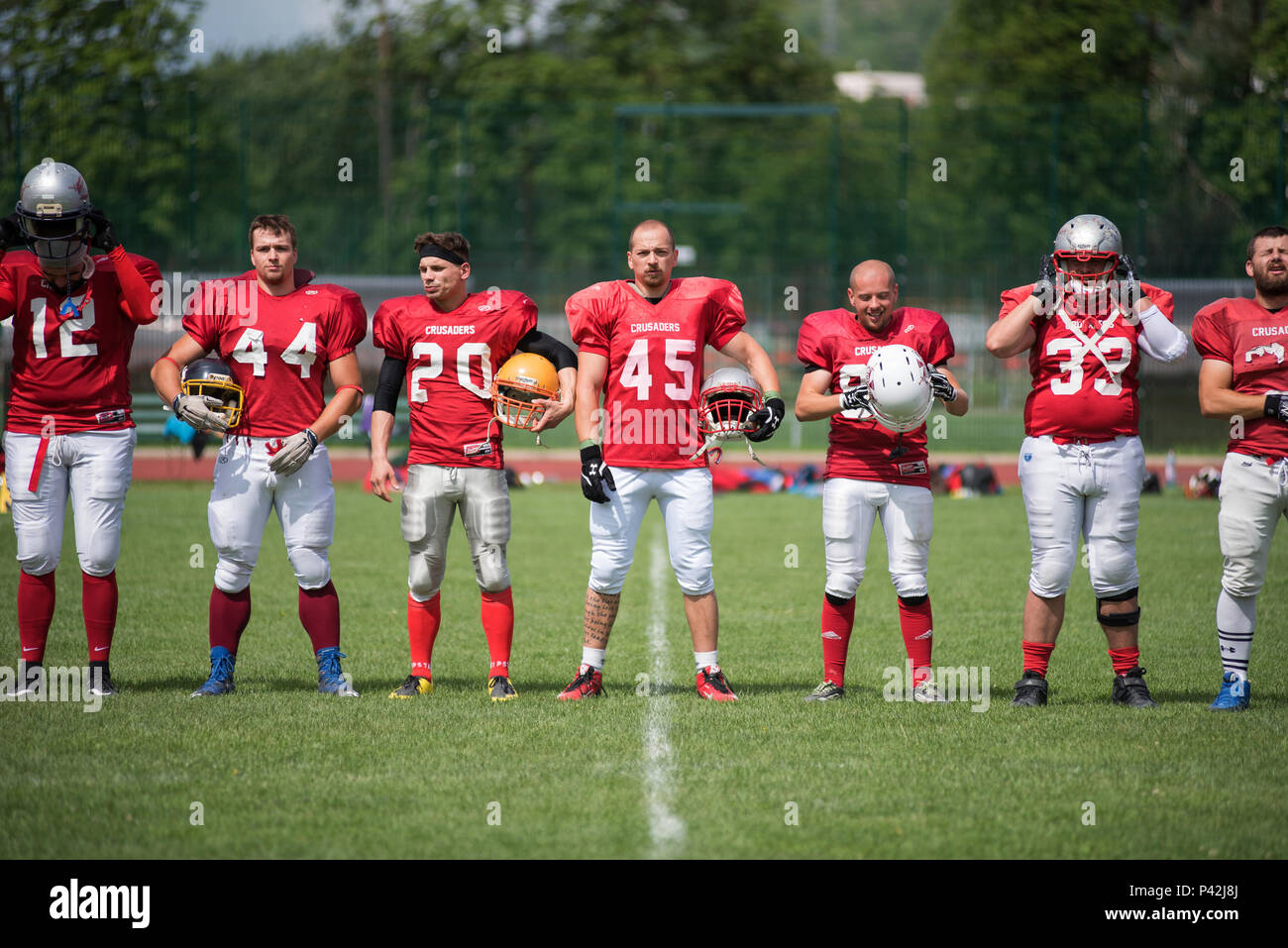 CLUJ, Romania - 17 giugno 2018: la squadra di football americano Cluj crociati giocando la semifinale partita contro guerrieri a Bucarest in Romania Troph Cup Foto Stock