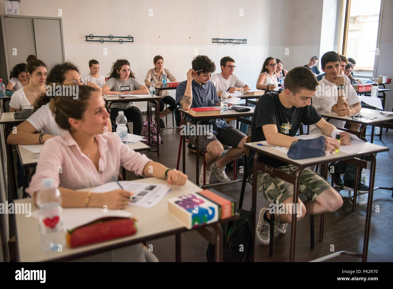 Torino Piemonte, Italia. Xx Giugno, 2018. Torino, Italy-June 20, 2018: Primo giorno di alta scuola gli esami a Vittorio Alfieri membro di alta scuola in Torino Credito: Stefano Guidi/ZUMA filo/Alamy Live News Foto Stock