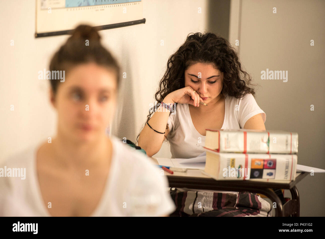 Torino Piemonte, Italia. Xx Giugno, 2018. Primo giorno di scuola superiore gli esami a Vittorio Alfieri membro di alta scuola in Torino. Credito: Stefano Guidi/ZUMA filo/Alamy Live News Foto Stock